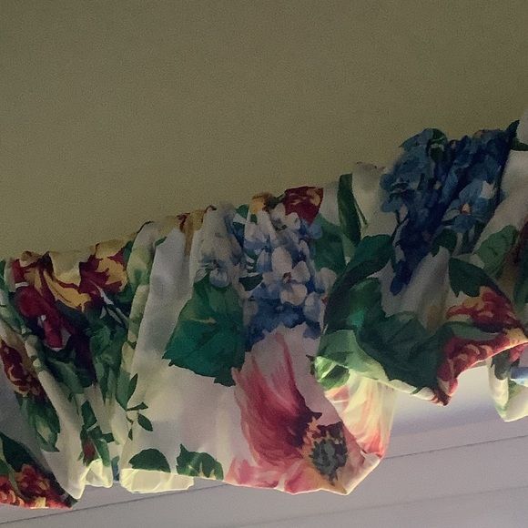Two Country Floral Valances - Picture 3 of 8